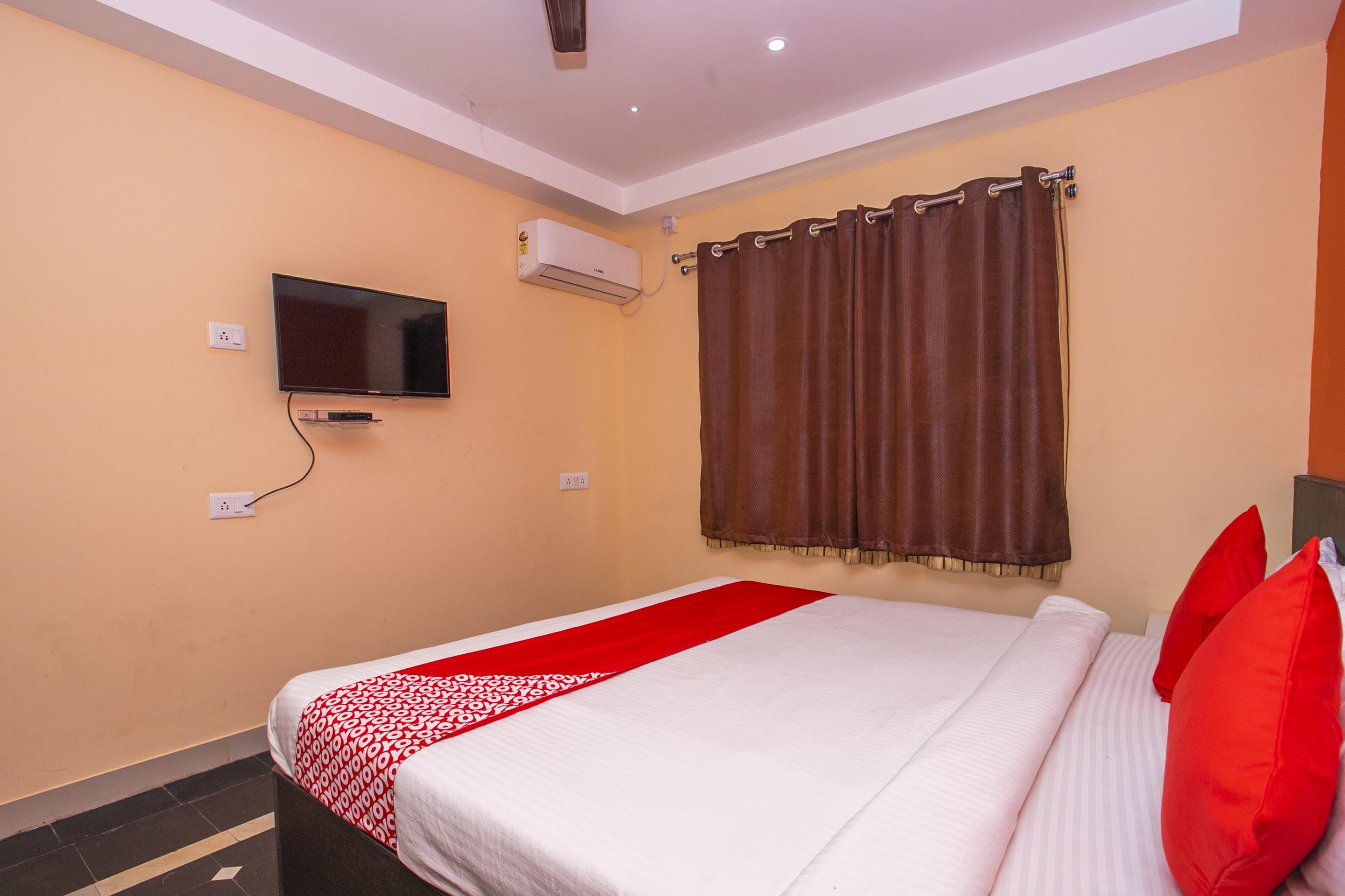 Oyo 22837 Chairmen'S Hotel Bangalore Esterno foto