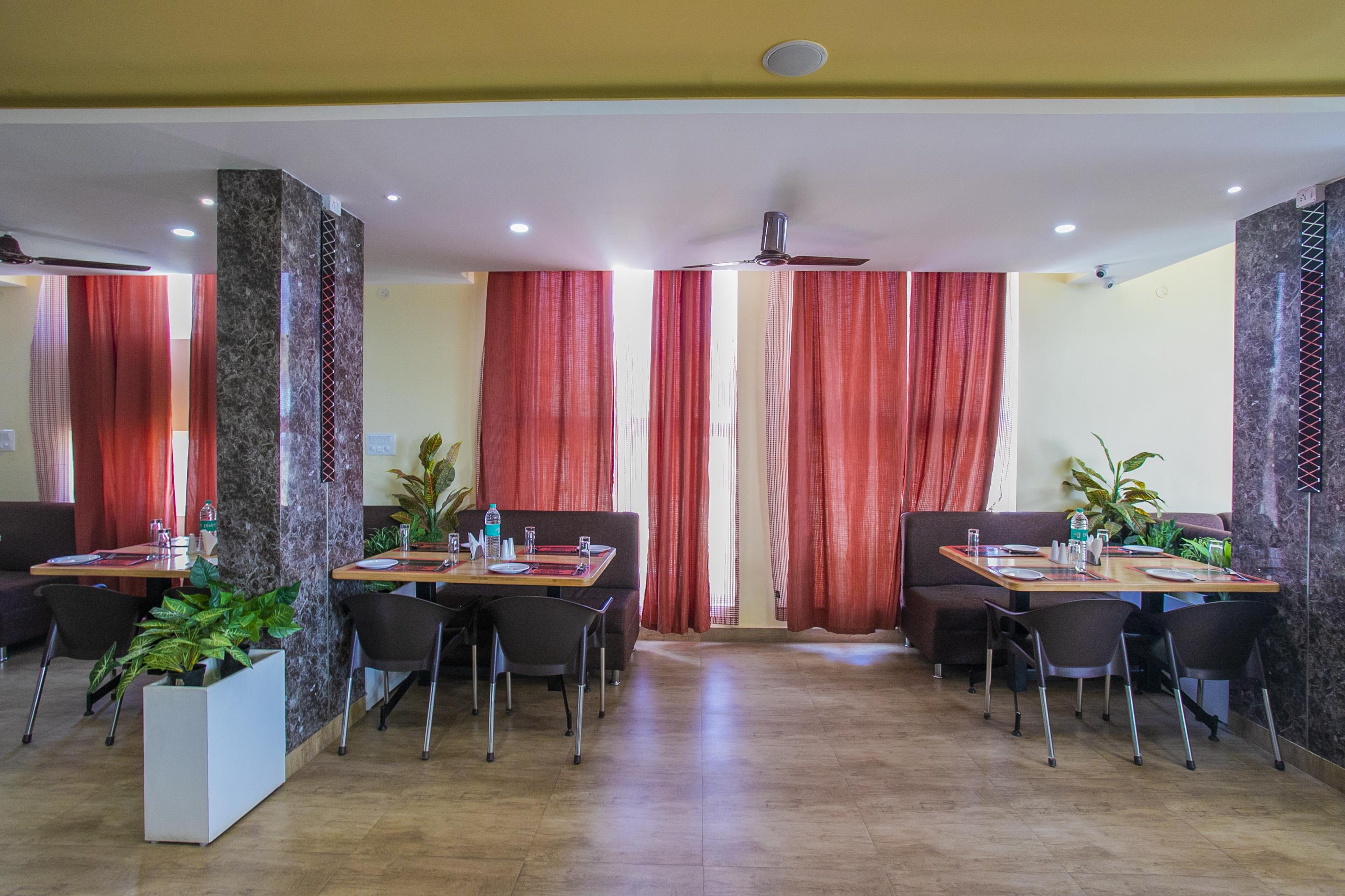 Oyo 22837 Chairmen'S Hotel Bangalore Esterno foto