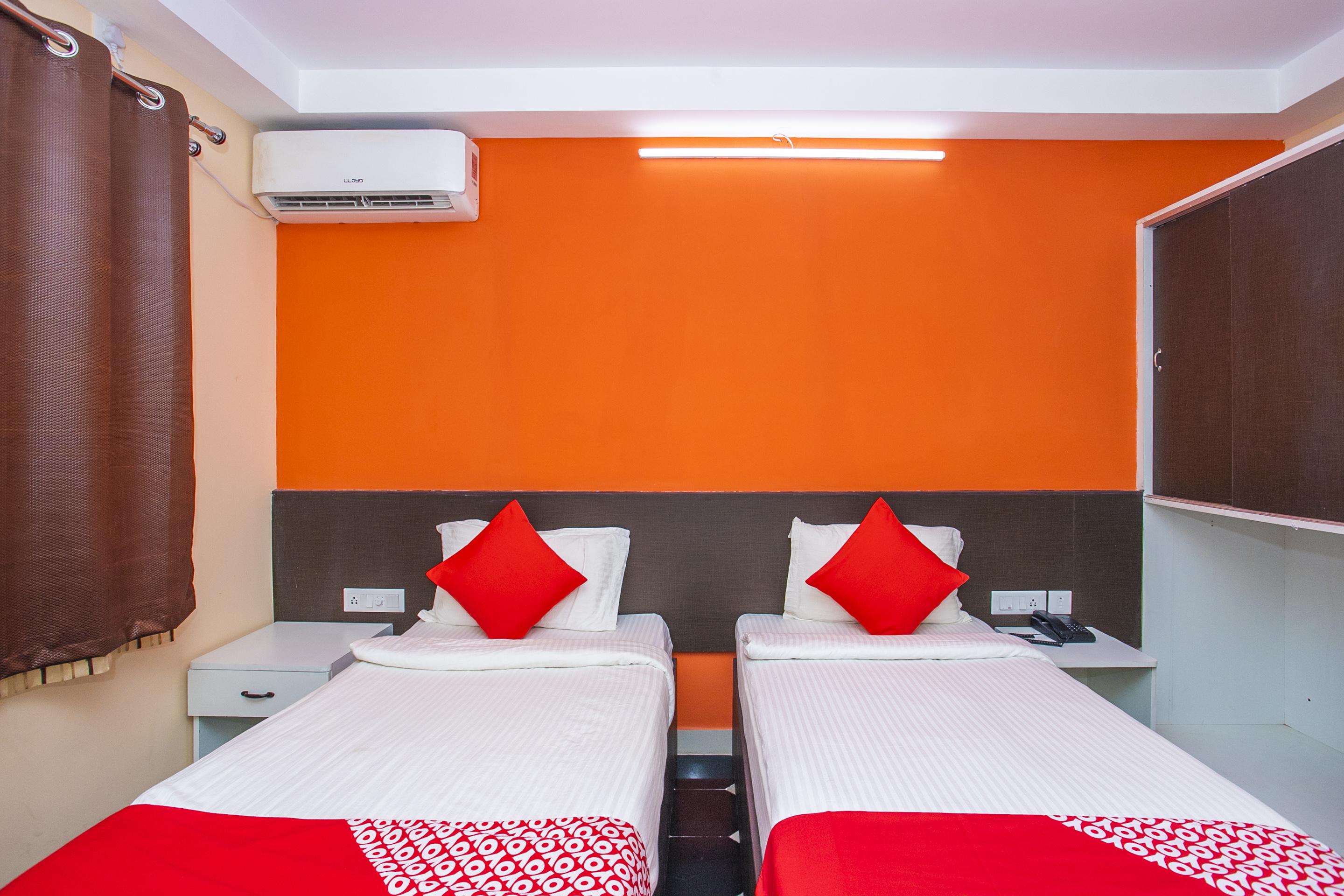 Oyo 22837 Chairmen'S Hotel Bangalore Esterno foto